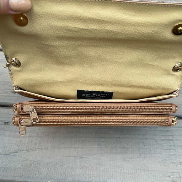 Due Fratelli tan cognac embossed leather crossbody bag purse - Picture 9 of 15